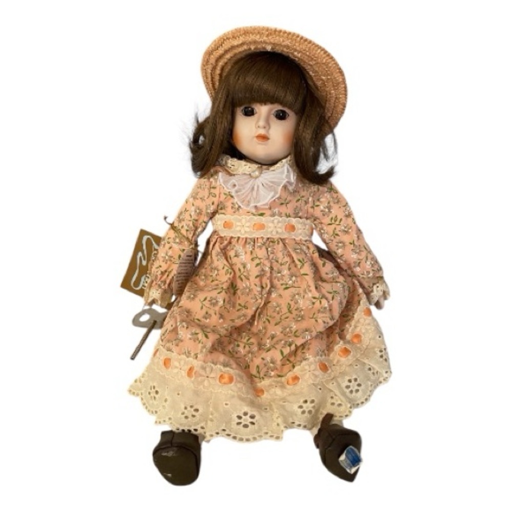 Gorham Doll, "Melinda", Musical W/Key, Plays " Love Me Tender".